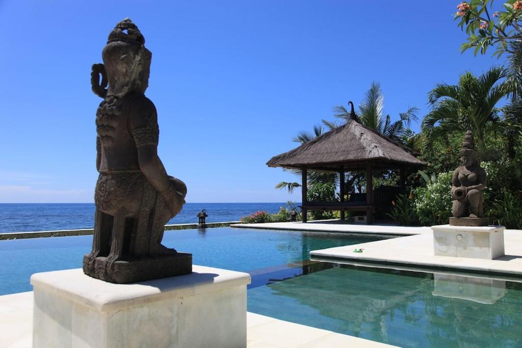 Villa Sali: Luxury With Staff!